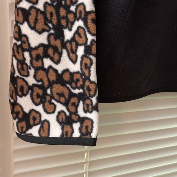 The North Face Glacier 1/4 Zip with Pink Contrast Leopard Print Fleece Jacket - Picture 3 of 6